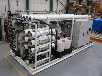FIBERGLASS HOUSINGS DRINKING